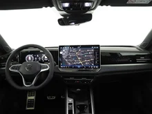 VW Passat Variant Sport eTSI DSG in Oyster Silver Metallic