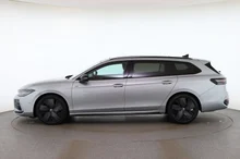 VW Passat Variant Sport eTSI DSG in Oyster Silver Metallic