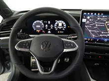 VW Passat Variant Sport eTSI DSG in Oyster Silver Metallic