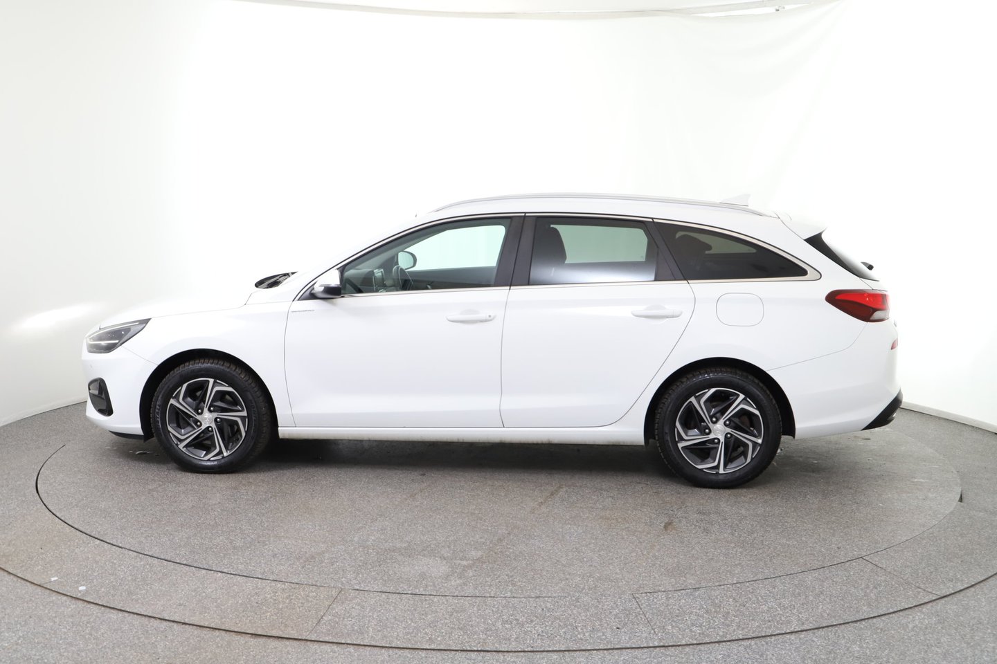 Hyundai i30 CW 1,6 CRDi Trend Line | Bild 2 von 27