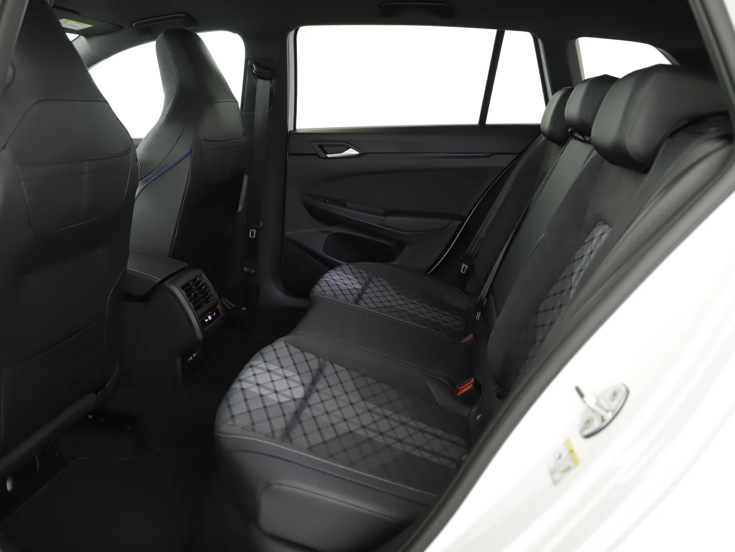 Bild eines VW Golf Variant Sport mHeV DSG