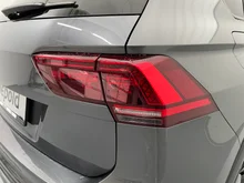 VW Tiguan Sky TDI SCR 4MOTION DSG in Indiumgrau Metallic