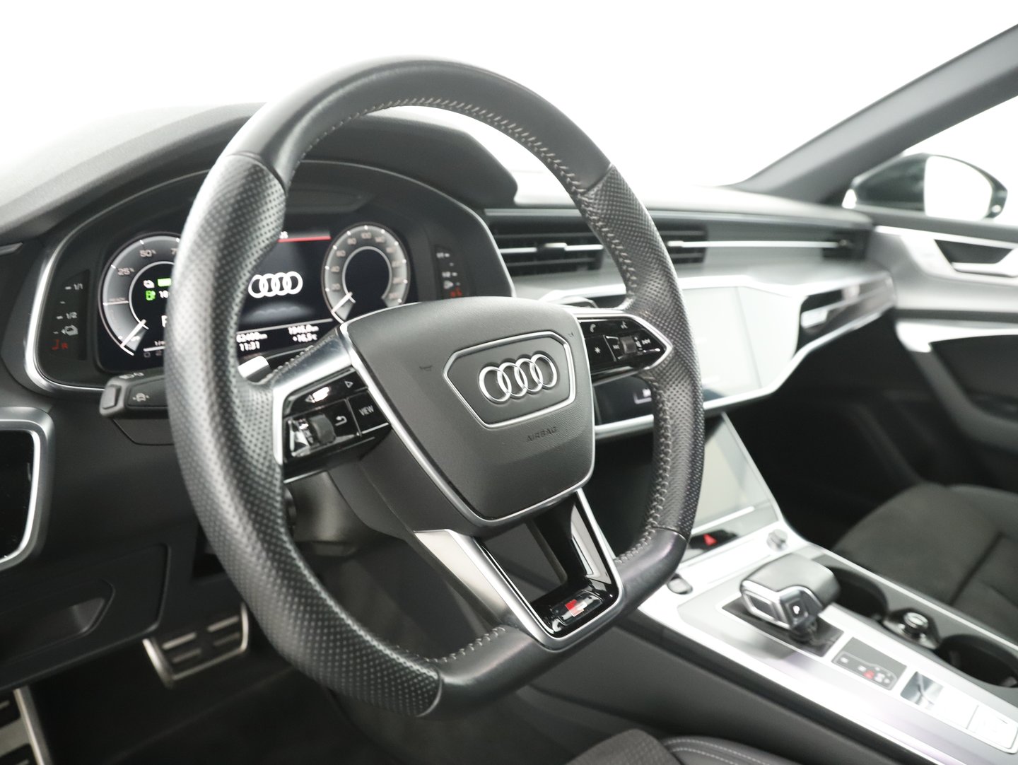 Audi A6 Avant 55 TFSI e quattro Sport | Bild 8 von 22
