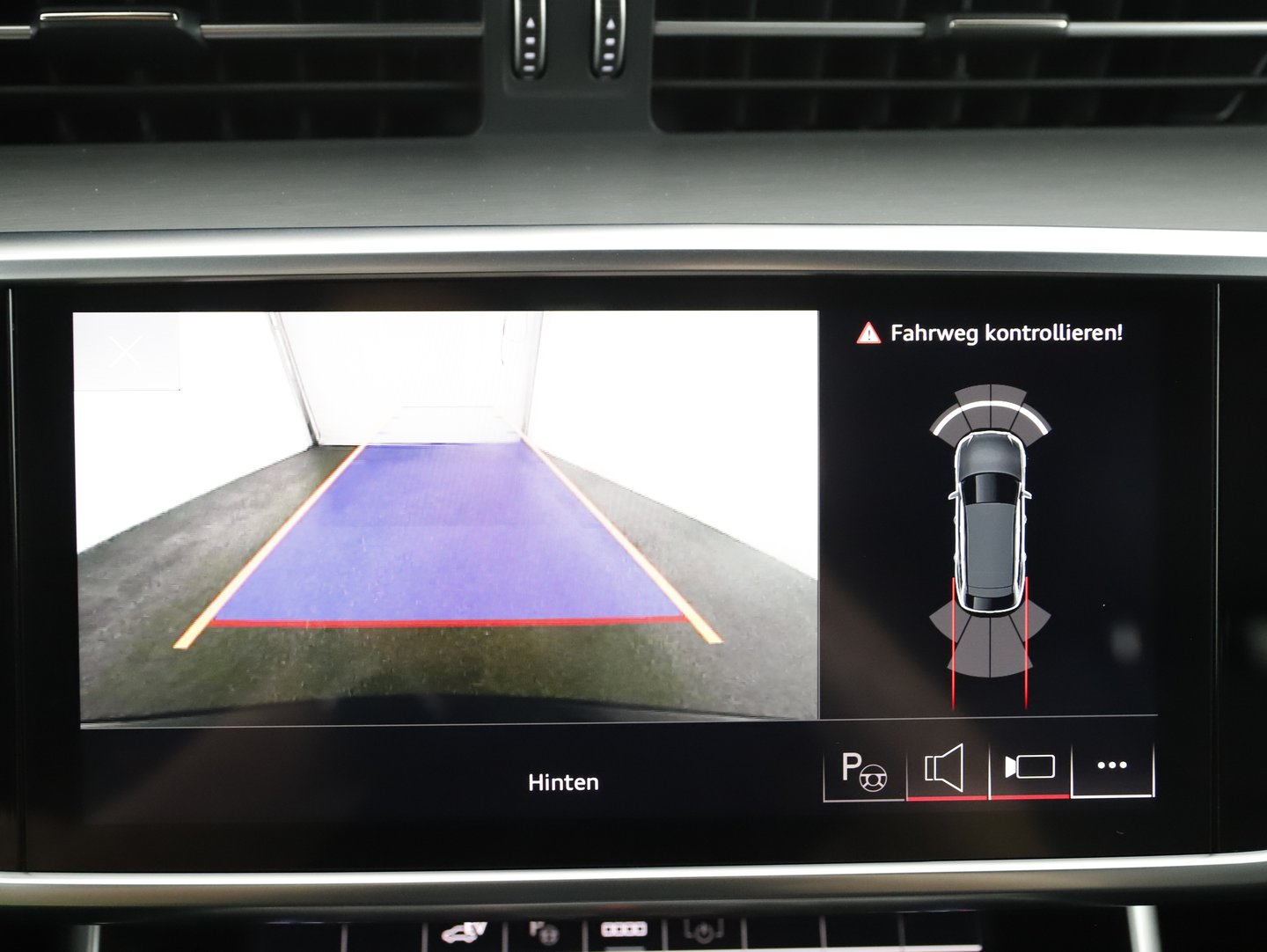 Audi A6 Avant 55 TFSI e quattro Sport | Bild 15 von 22