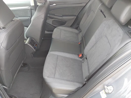 Bild eines Golf Variant Business mHeV DSG