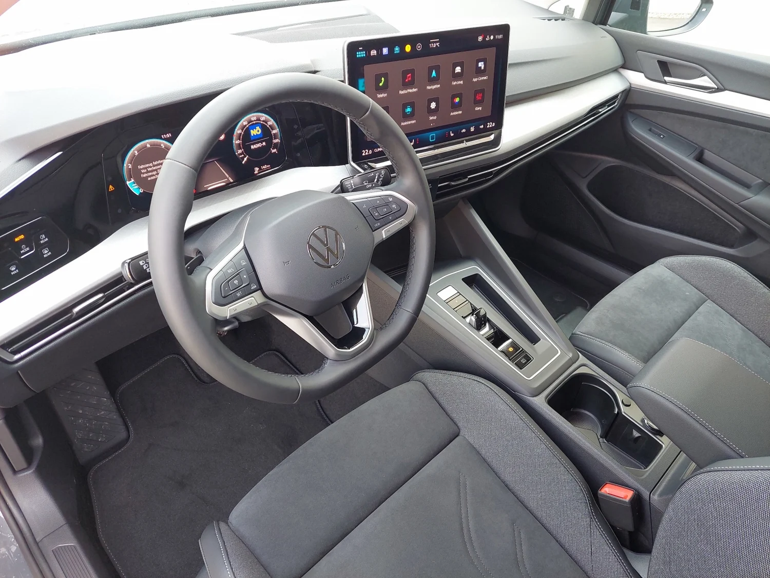 Bild eines Golf Variant Business mHeV DSG