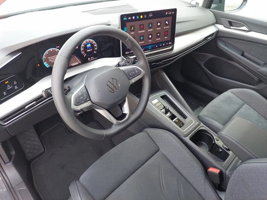 Bild eines Golf Variant Business mHeV DSG