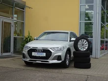 Thumbnail-Foto von Fahrzeug
