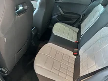 SEAT Arona FR 1.0 TSI in Candy-Weiß Dach Nacht-Schwarz