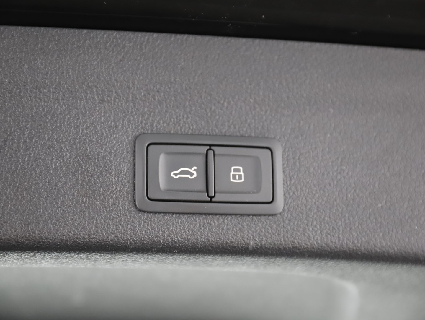 Audi A6 Avant 40 TDI Sport | Bild 12 von 16