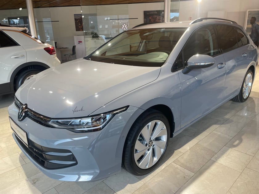 VW Golf Variant Business mHeV DSG