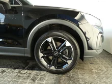 Audi Q2 35 TDI quattro intense in brillantschwarz Klar