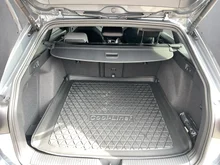 VW Golf Variant R-Line TDI DSG in Delfingrau Metallic