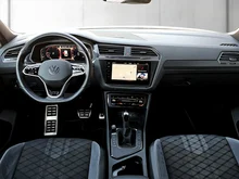 VW Tiguan R-Line TDI DSG in PURE WHITE