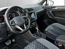 VW Tiguan R-Line TDI DSG in PURE WHITE