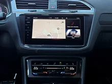 VW Tiguan R-Line TDI DSG in PURE WHITE