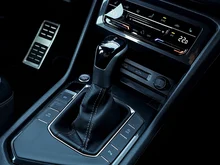 VW Tiguan R-Line TDI DSG in PURE WHITE