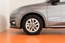 Thumbnail-Foto von Fahrzeug