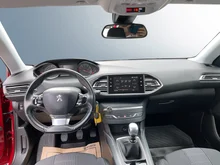 Peugeot 308 Allure in dunkelrot - metallic