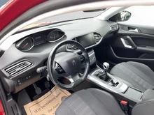 Peugeot 308 Allure in dunkelrot - metallic