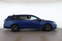 VW Passat Variant Sport TDI DSG in Reef Blue Metallic