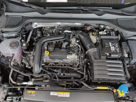 VW Golf Variant Life mHeV DSG