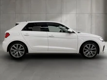 Audi A1 Sportback 25 TFSI intense in Cortinaweiss