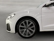 Audi A1 Sportback 25 TFSI intense in Cortinaweiss
