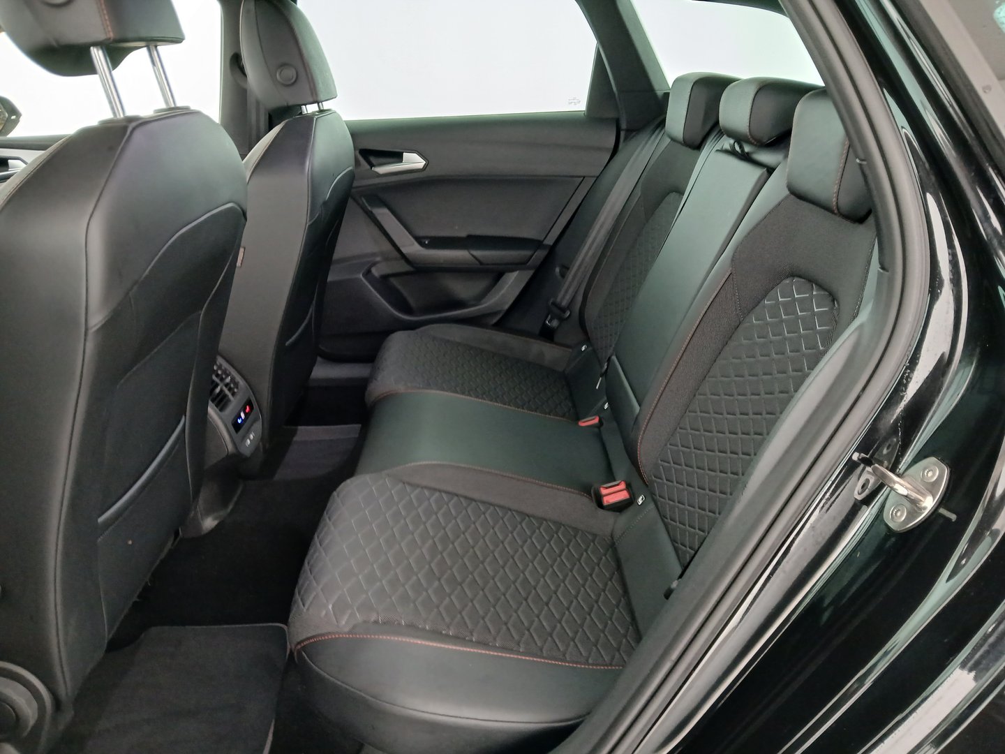 SEAT Leon SP Kombi FR 2.0 TDI DSG 4Drive | Bild 30 von 35