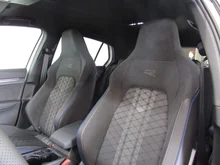 VW Golf R-Line TDI DSG in Oryxweiß Perlmutteffekt
