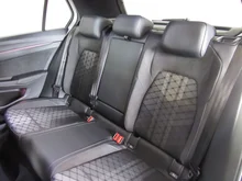 VW Golf R-Line TDI DSG in Oryxweiß Perlmutteffekt