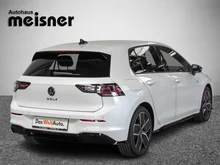 VW Golf R-Line TDI DSG in Oryxweiß Perlmutteffekt