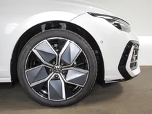 VW Golf R-Line TDI DSG in Oryxweiß Perlmutteffekt