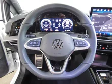 VW Golf R-Line TDI DSG in Oryxweiß Perlmutteffekt
