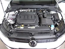 VW Golf R-Line TDI DSG in Oryxweiß Perlmutteffekt
