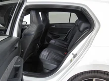 VW Golf R-Line TDI DSG in Oryxweiß Perlmutteffekt