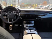 Audi A8 60 TFSI e quattro Lang in mythosschwarz metallic