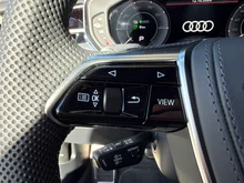 Audi A8 60 TFSI e quattro Lang in mythosschwarz metallic