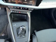 Audi A3 Sportback 30 TFSI intense in brillantschwarz