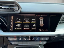 Audi A3 Sportback 30 TFSI intense in brillantschwarz