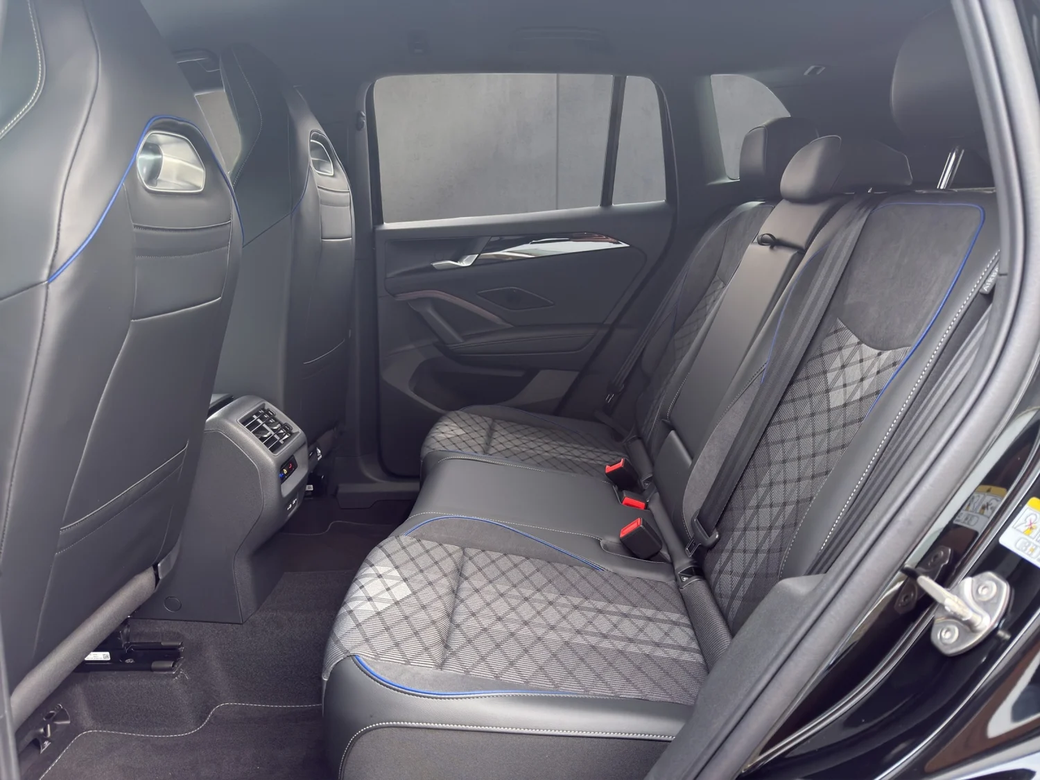 Bild eines VW Tiguan R-Line TDI DSG