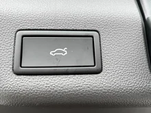 VW Multivan Style ÜH eHybrid 180 kW 4MOTION in Grenadillschwarz