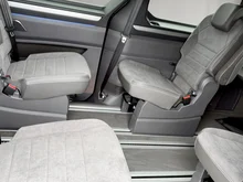 VW Multivan Style ÜH eHybrid 180 kW 4MOTION in Grenadillschwarz