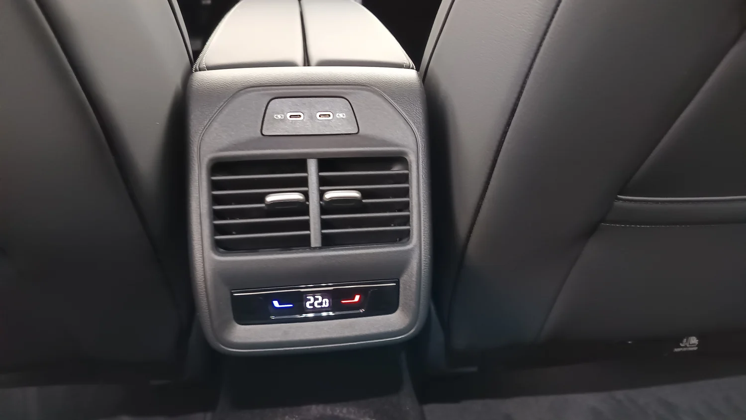 Bild eines VW Passat Variant Business eHybrid 150kW