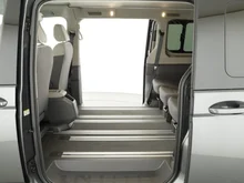 VW California Multivan California eHybrid 180 kW 4M in Indiumgrau Met./Dach Deepblack Perleff.