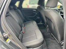 Audi A3 Sportback 30 TFSI S line exterieur in Daytonagrau Perleffekt