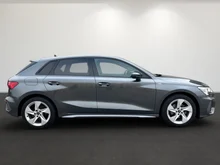 Audi A3 Sportback 30 TFSI S line exterieur in Daytonagrau Perleffekt
