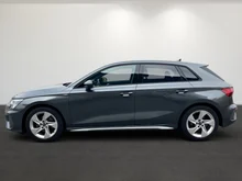 Audi A3 Sportback 30 TFSI S line exterieur in Daytonagrau Perleffekt