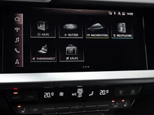 Audi A3 Limousine 35 TFSI advanced in 0E Mythosschwarz Metallic