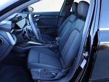 Audi A3 Limousine 35 TFSI advanced in 0E Mythosschwarz Metallic